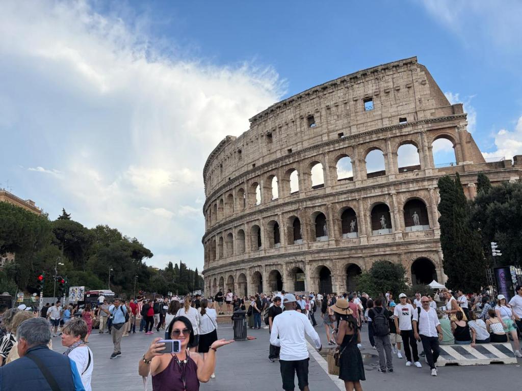 Colosseum Imperial Guesthouse - 1