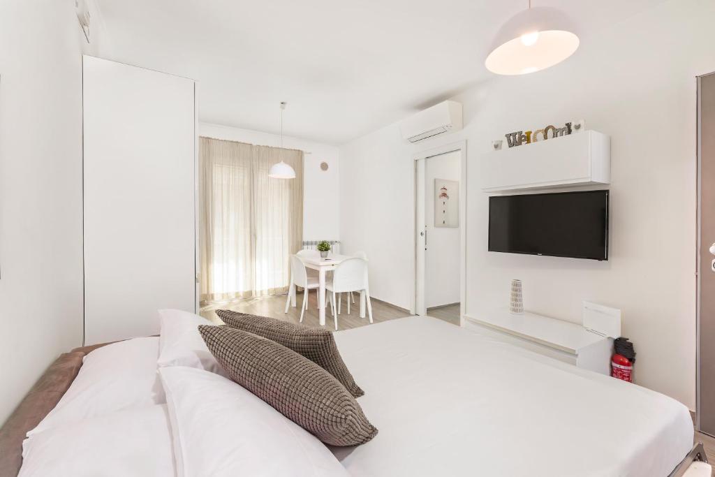 Torripa Collection - Domus Traiana - Rome Airport - 2