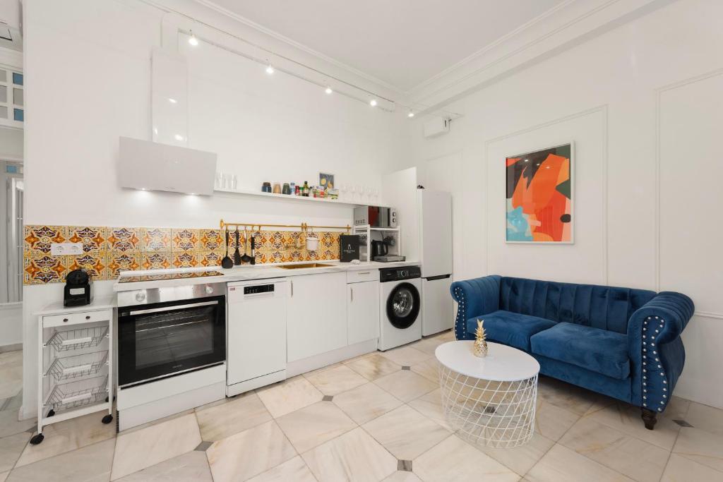 Renovated Apartment in Soho by Pineapple Homes - 4
