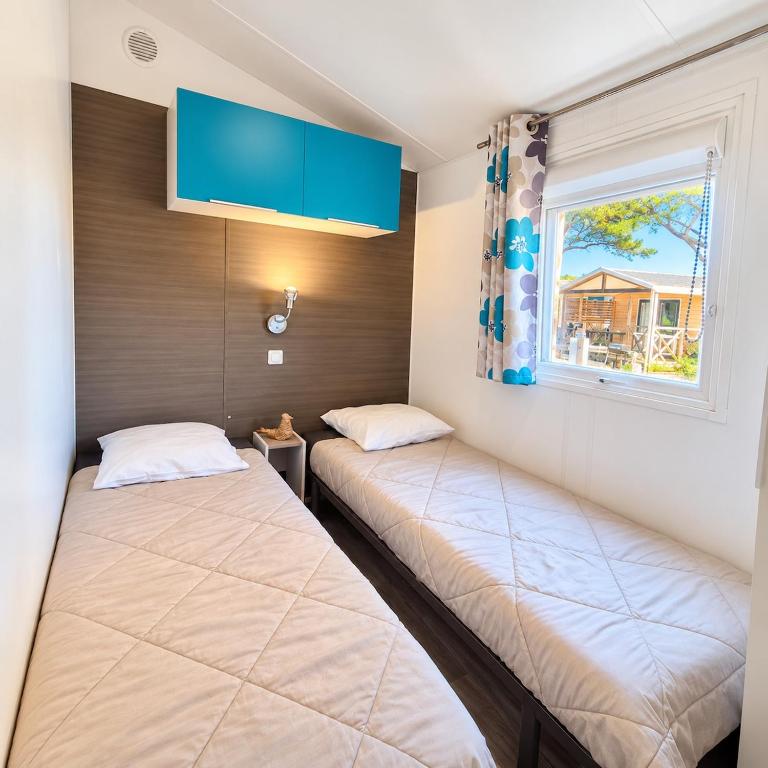 L'Azur MobilHome 6 personnes Camping 4 étoiles Piscine Proche des Plages du Barcarès - 2
