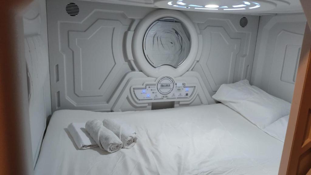 gao hostel capsules - 3
