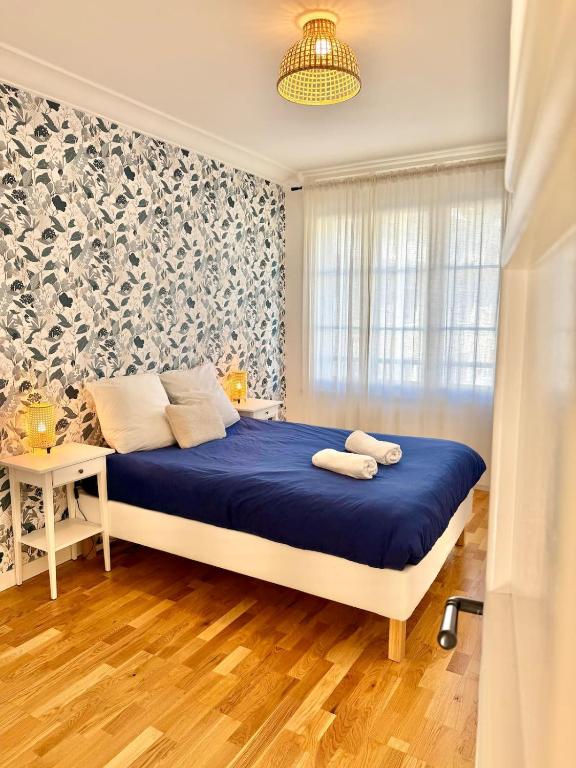 "L'Impressionniste" Spacious 2-Bedroom Apartment Orléans City Center - 3