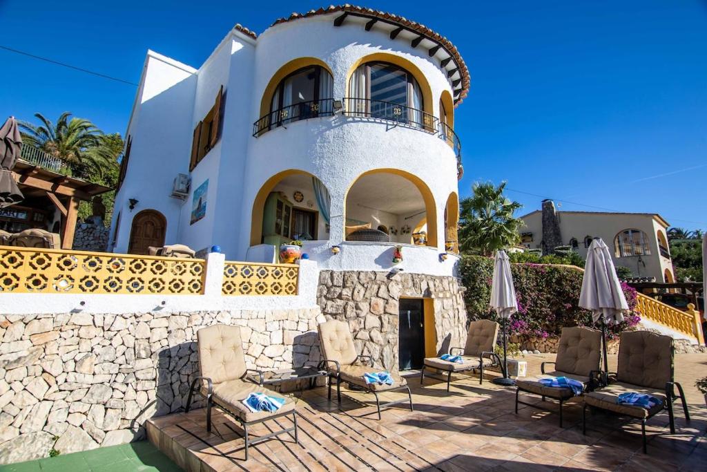 Guest room with ocean views and heated pool! - 4