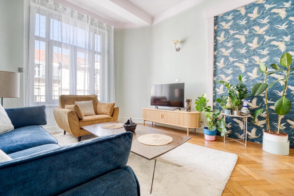 Grand 90m2 - 4 lits - Quartier Impérial - Gare 1 min - 3