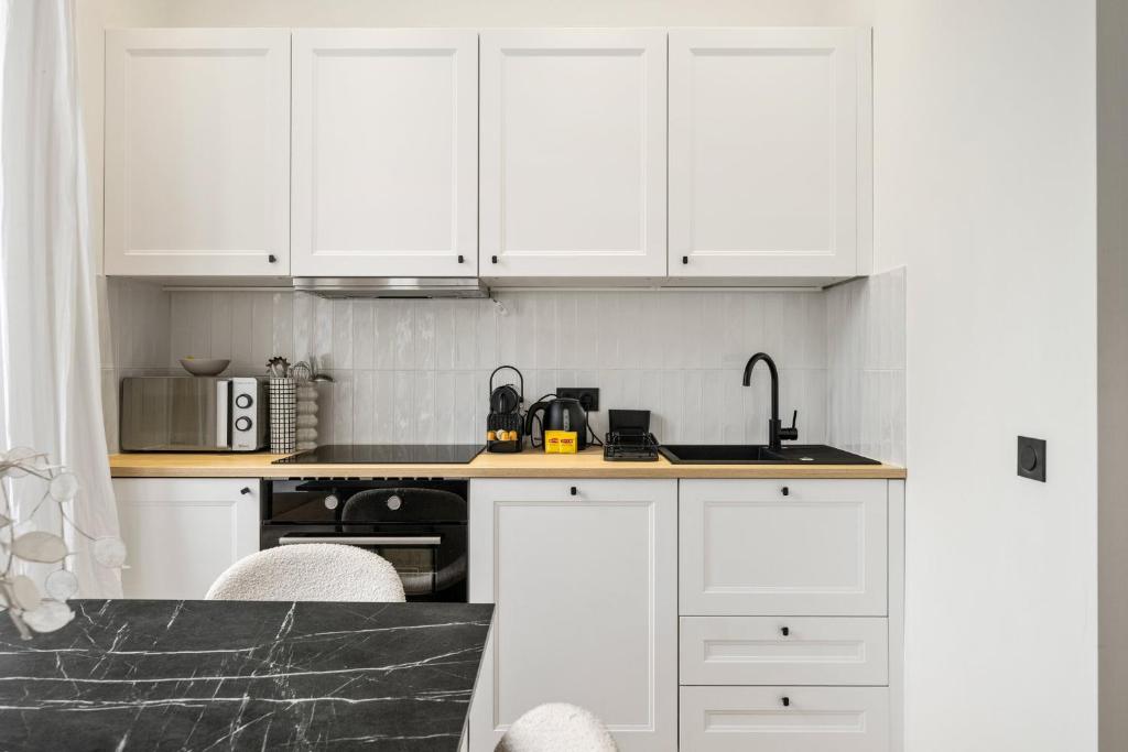 3BR Duplex for 6 - Nice Port Quarter | By Airnest - 5