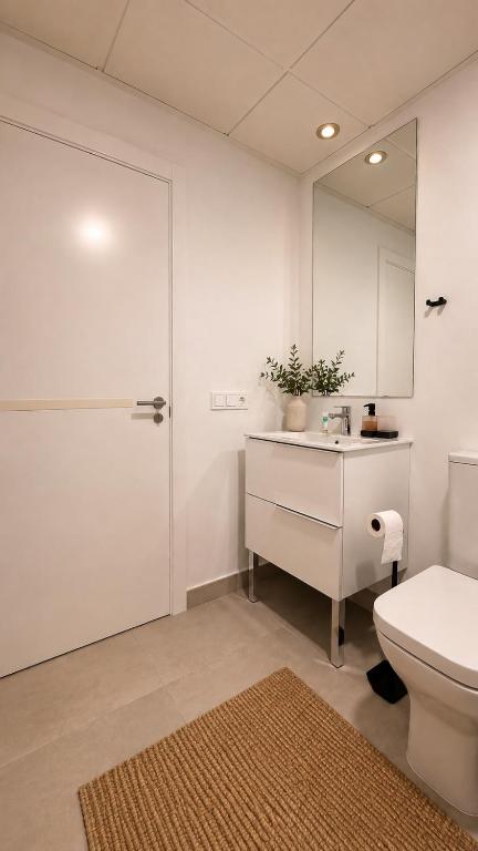 Modern 2BR Apartment with Pool&Terrace Golden Mile - 3