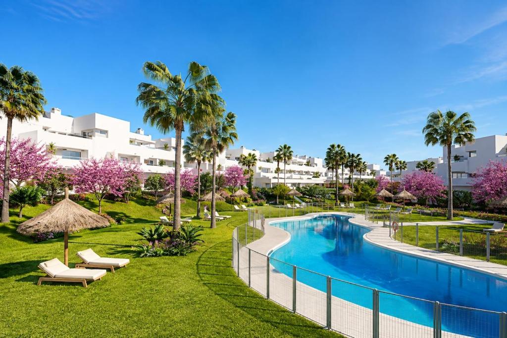 Modern 2BR Apartment with Pool&Terrace Golden Mile - 5