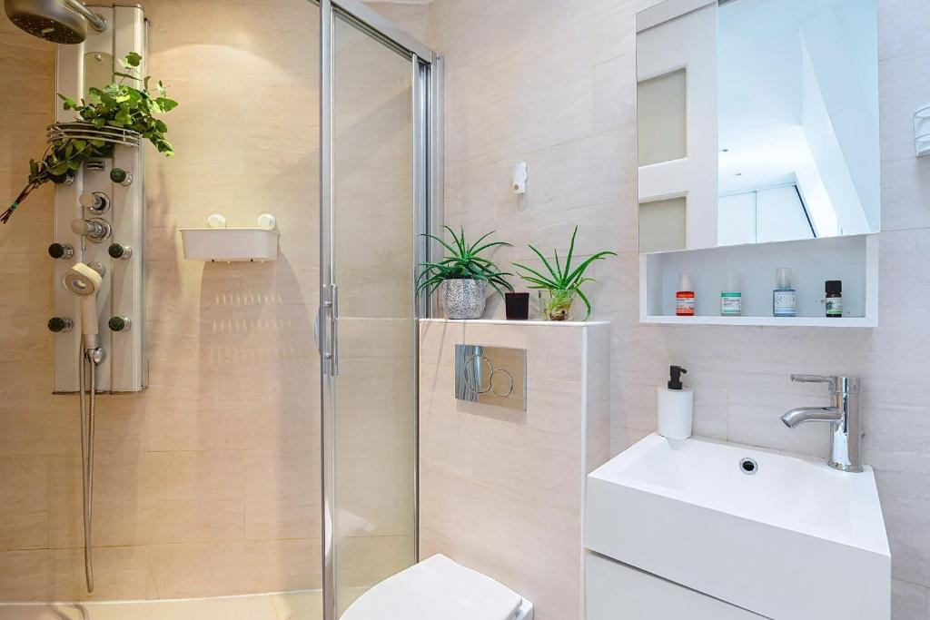GuestReady - Charming Studio in the 19th - 4