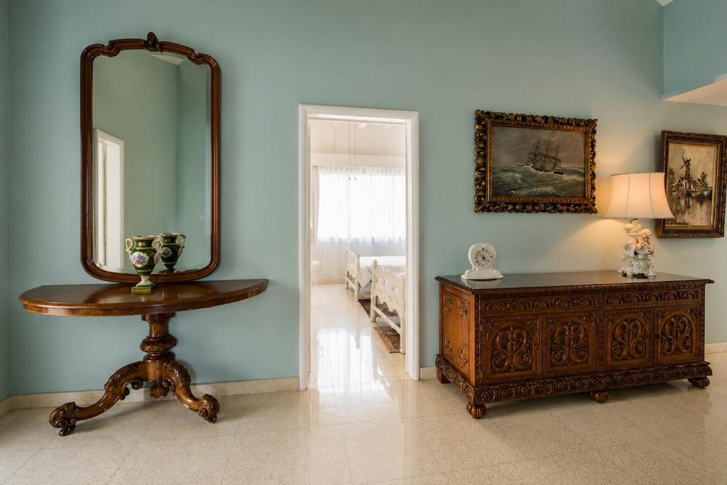 Casa Carlota Exclusive Mansion Pool & Garden - 3