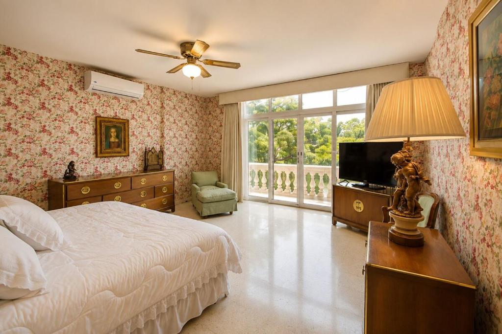 Casa Carlota Exclusive Mansion Pool & Garden - 4