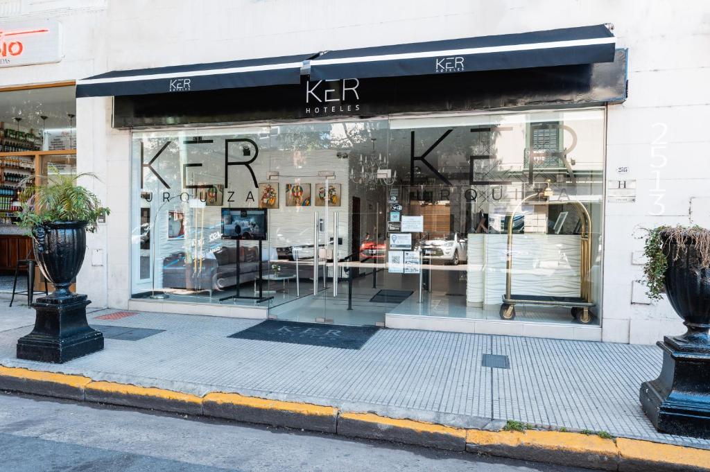 Ker Urquiza Hotel - 2