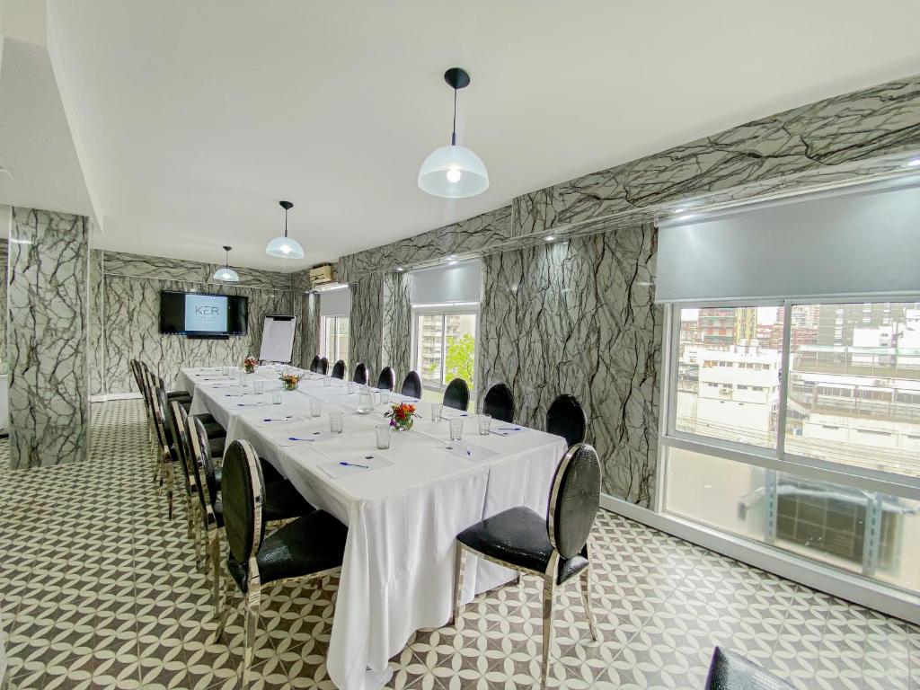 Ker Urquiza Hotel - 4