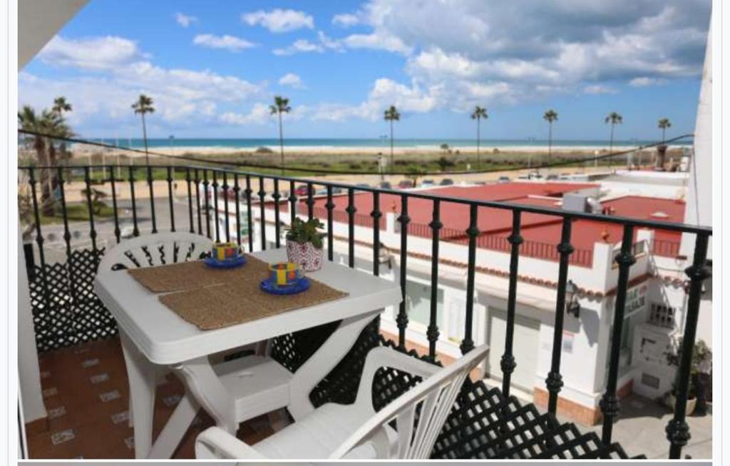 Apartamento Abuela Paqui en primera linea de playa - 1
