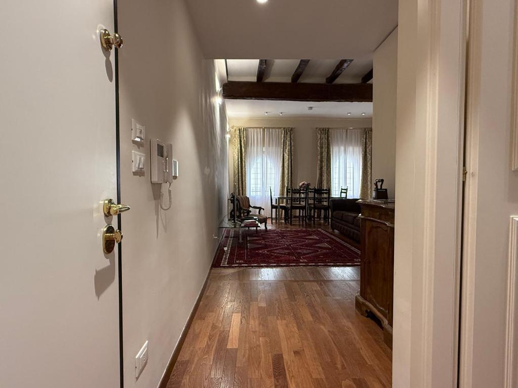 Elegant Home in the Heart of Bologna, Via de Musei - 2