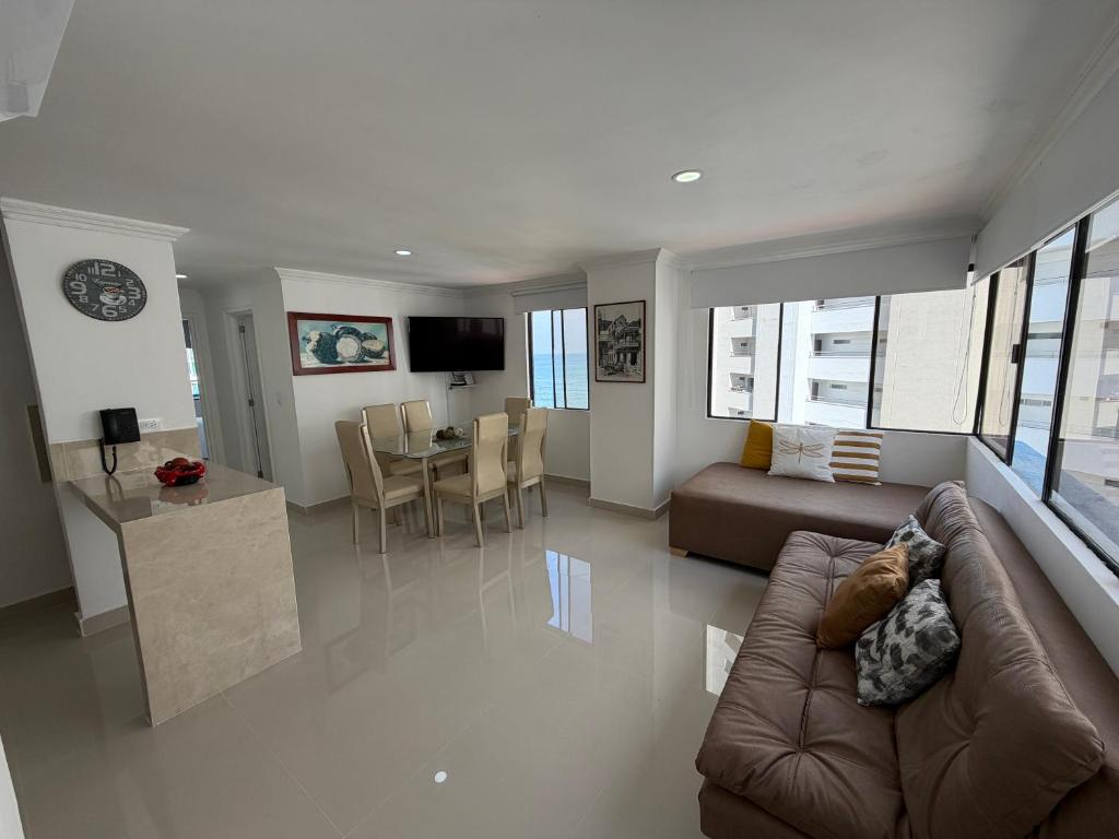 Apartamento en Bocagrande con vista lateral al mar ICDI - 4