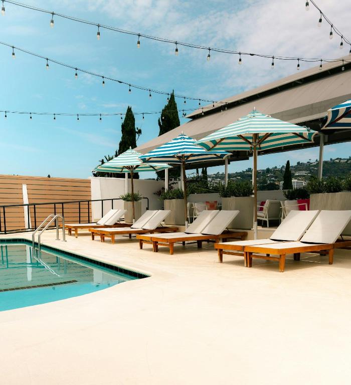 Swimming pool, Le Parc at Melrose in Los Angeles (CA)