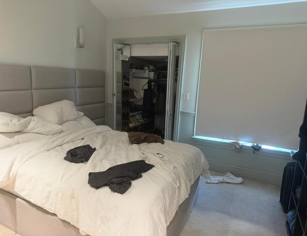 Luxury 4BR Waterfront Condo - Arch Views - 5