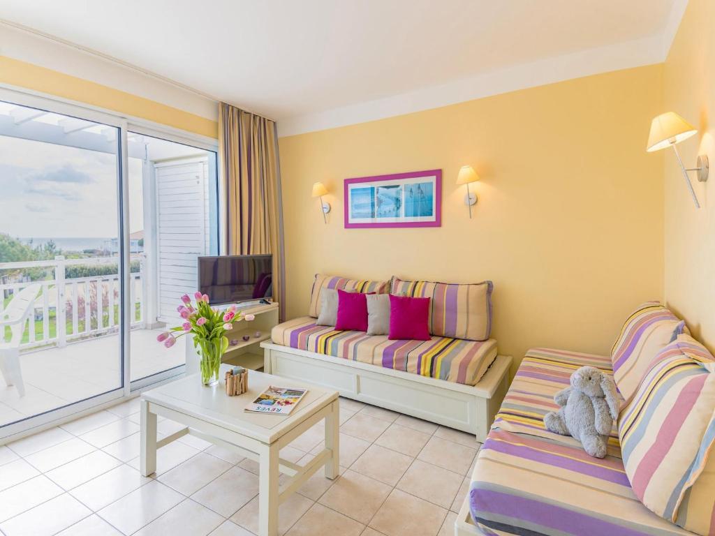 Oceanfront Suite for Five - 2