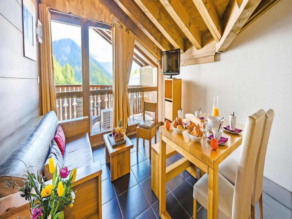 Spacious Mountain Apartment for 8 - 3