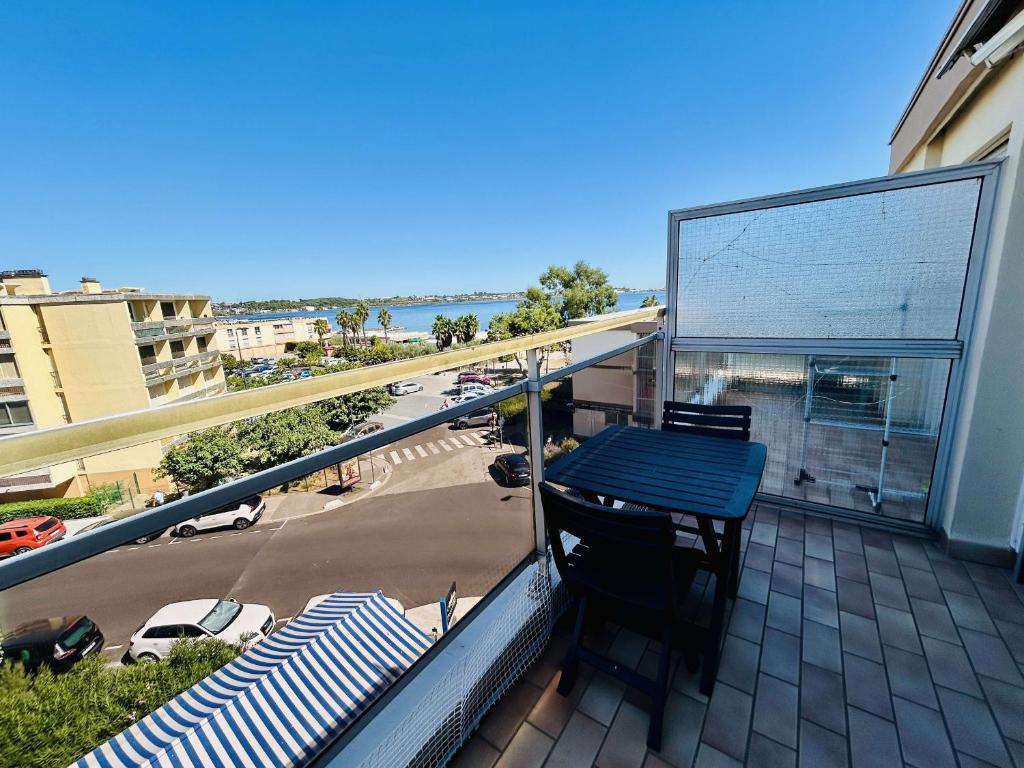 Appartement lumineux, climatisation, vue sur l'étang - 2 pers. - 1