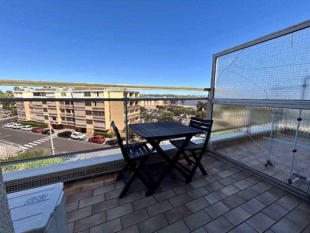 Appartement lumineux, climatisation, vue sur l'étang - 2 pers. - 3