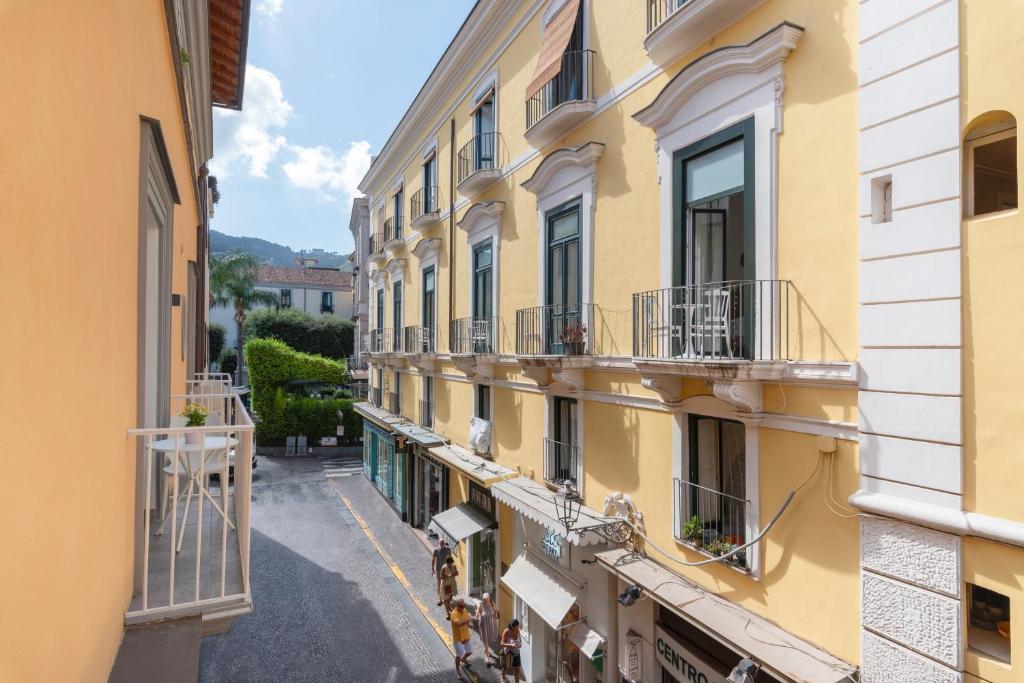 Cornelia Rooms Sorrento - Main Square - 2