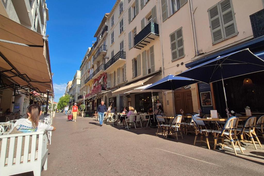 2-pièces avec balcon au cœur de la rue Hoche - 2