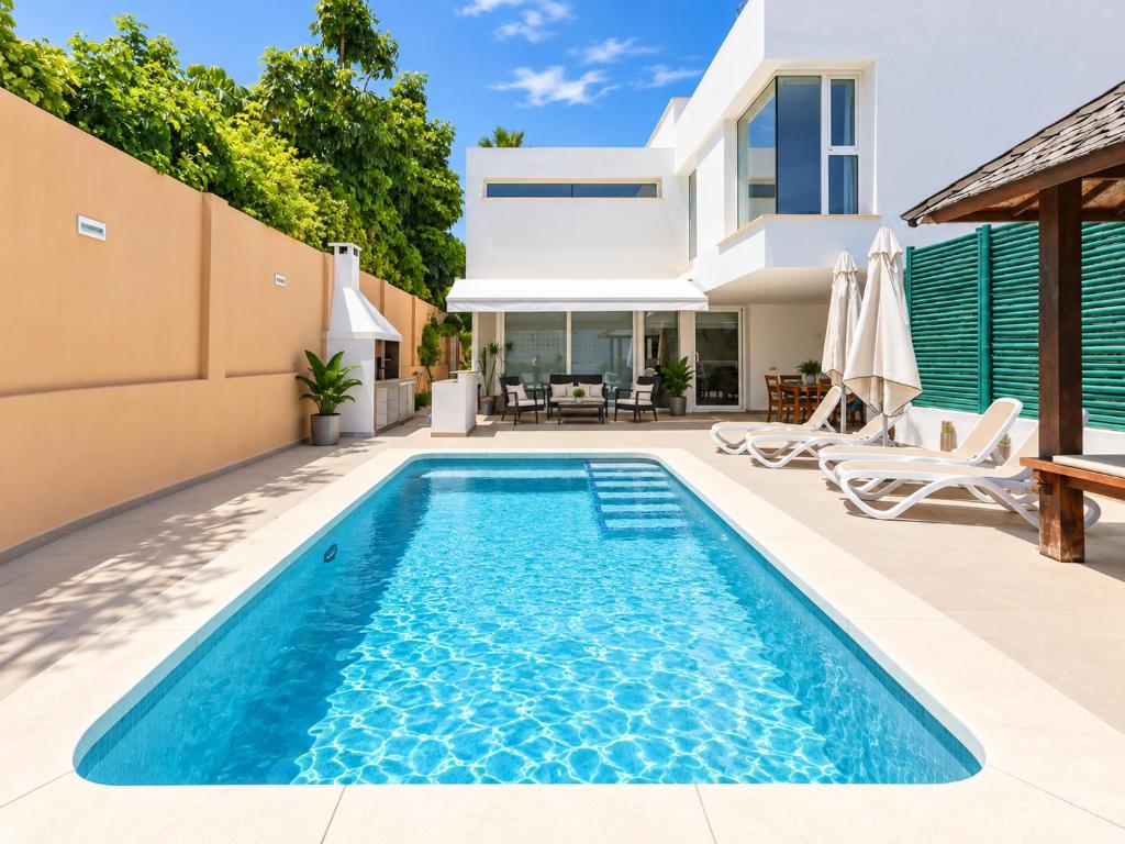 Villa Playamar para 10 Piscina privada, BBQ, parking a 10 min playa - 3