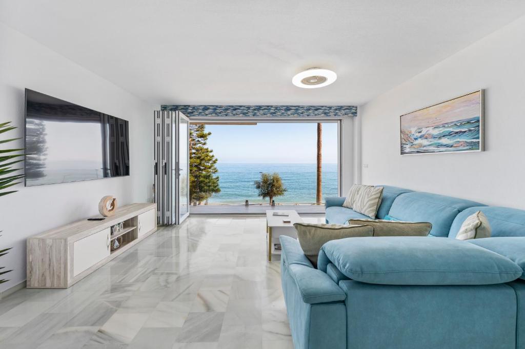 CASA HORIZONTE Beachfront Estepona by Asola Property - 2