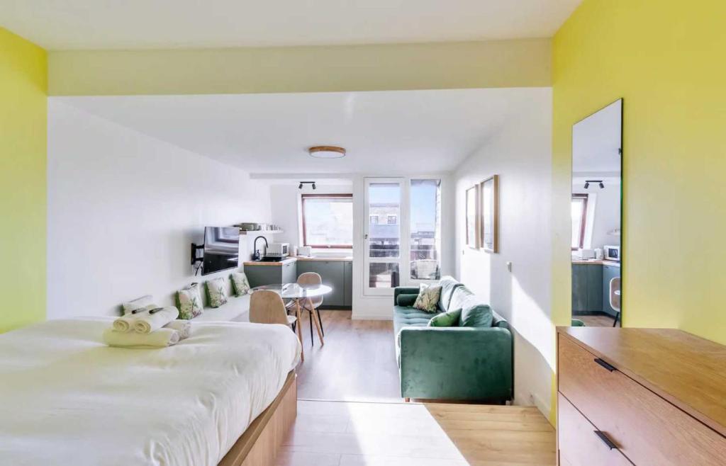 Beautiful renovated studio on Port de Deauville - 1