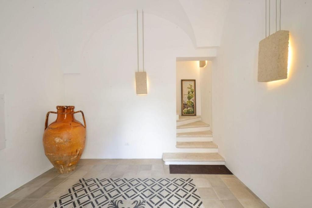 White Horizon Ostuni Luxury Home in Center - 4