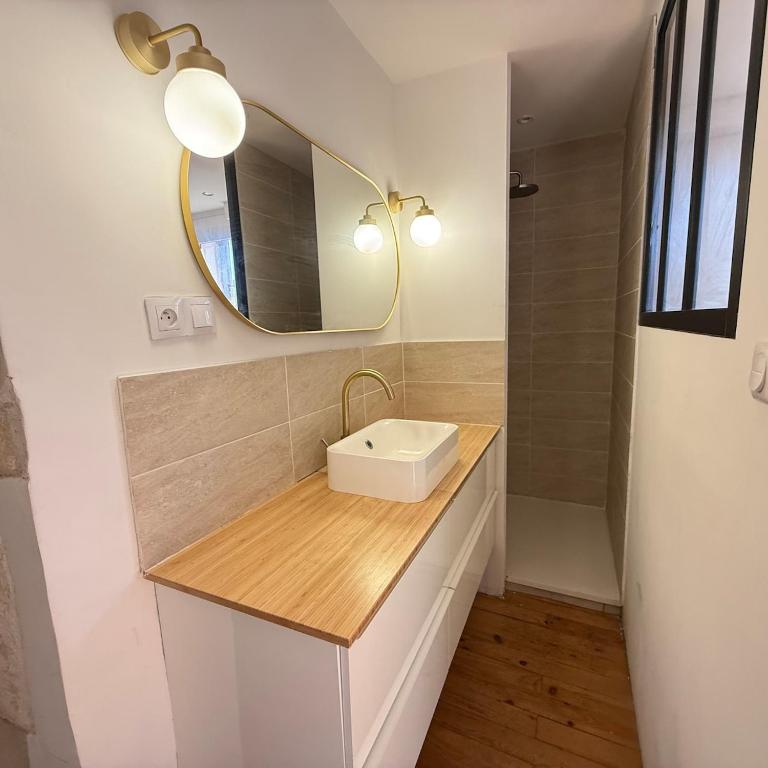 Cozy & Authentic Studio - Nîmes Écusson - 5