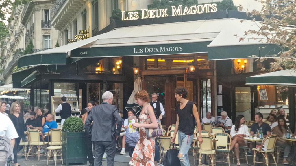 Centre of Saint Germain des Prés - 1