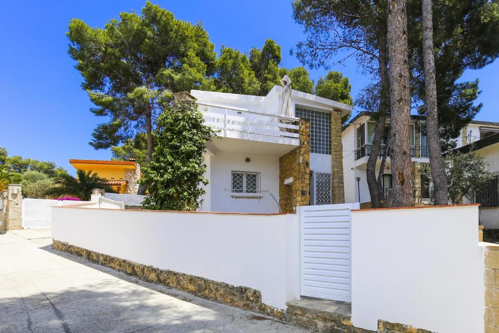 CODOLAR Family House - 1