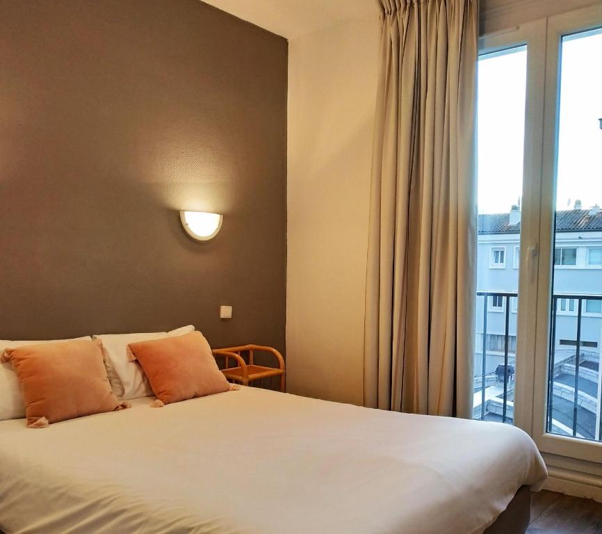 Brit Hotel Hermitage - 1