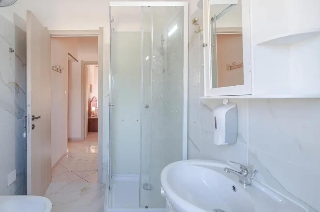 Charming House in Fontane Bianche with Private Garden - 5