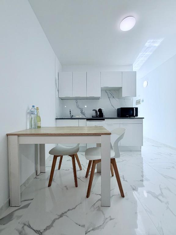 Victoria Beachfront Studio 1, Central Location Las Americas - 3
