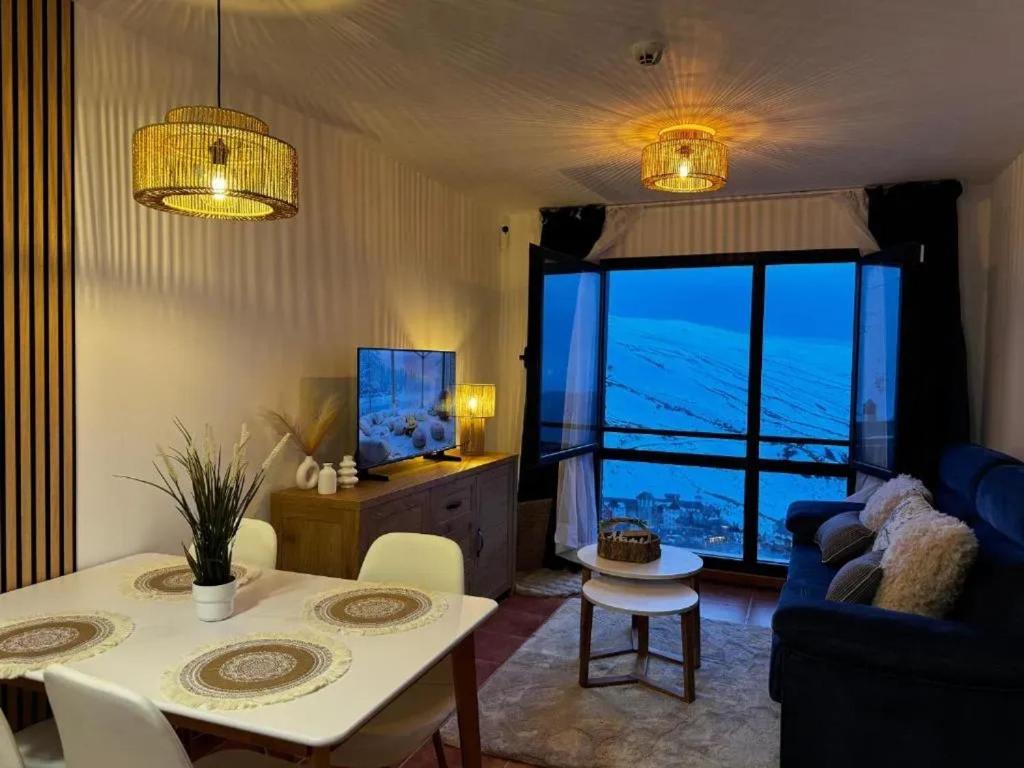 Cozy Apartment with Mountain View - 4
