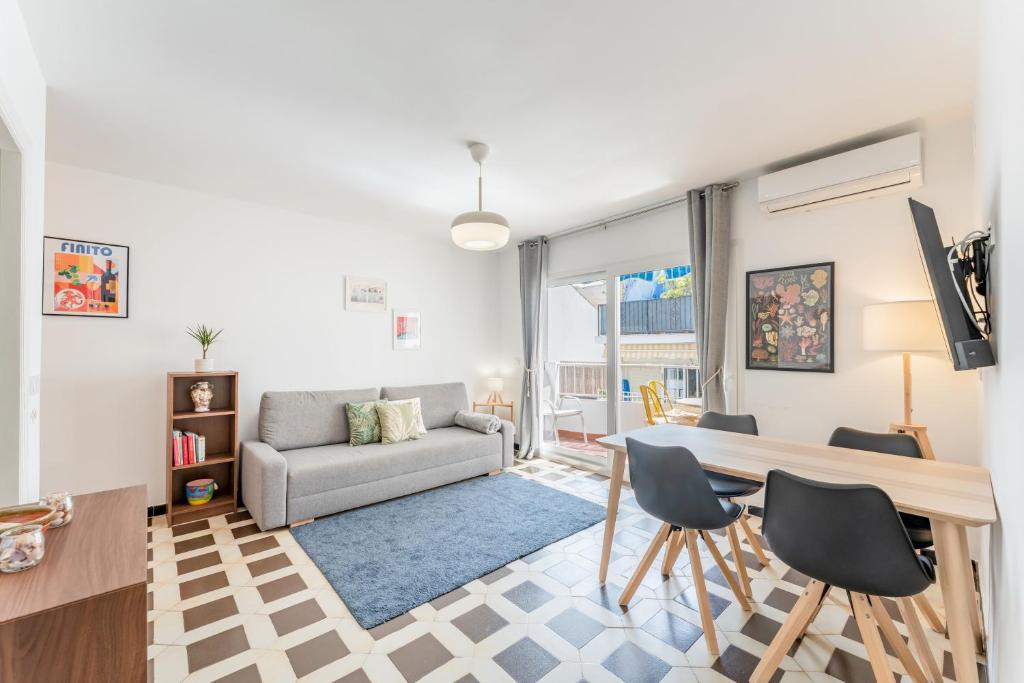 Charming 2 bed in old town Fuengirola - Pass the Keys - 2