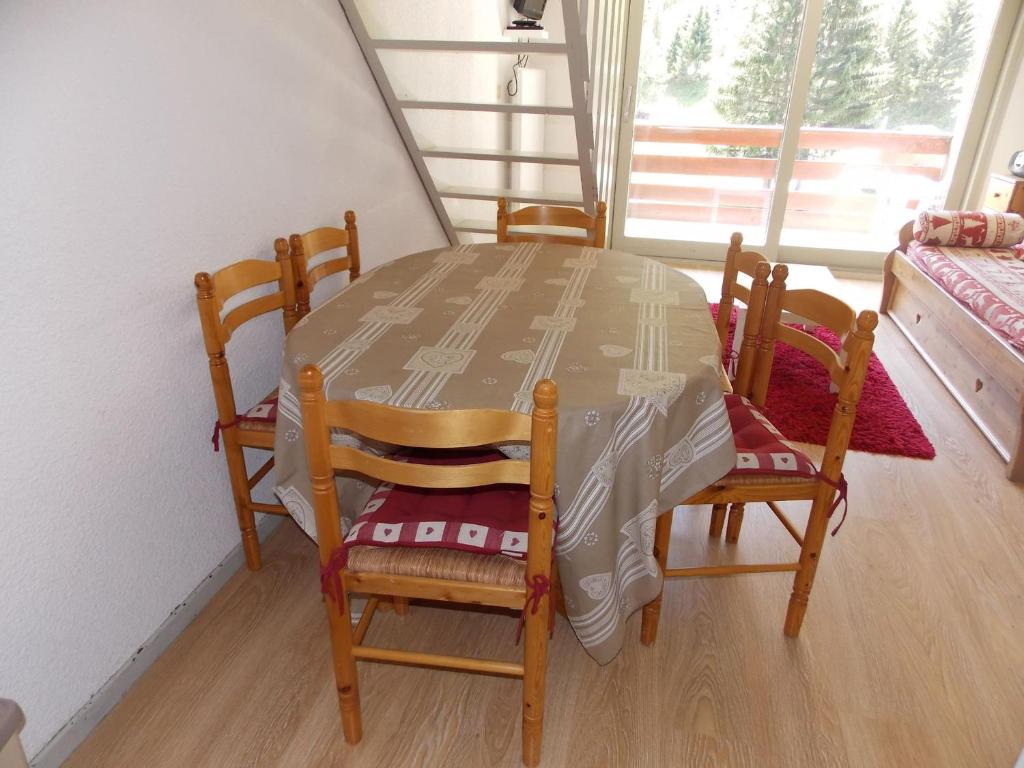 Duplex au pied des pistes - 4 pers. - FR-1-906-31 - 2