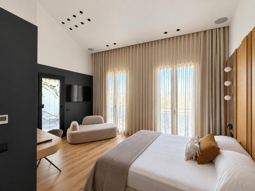 Alvuci - Rooftop Boutique Rooms - 1