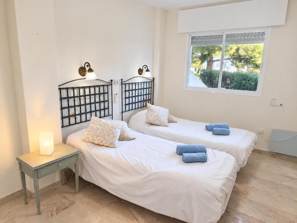 Two-Bedroom Apartment with Terrace in Nueva Andalucía - 5