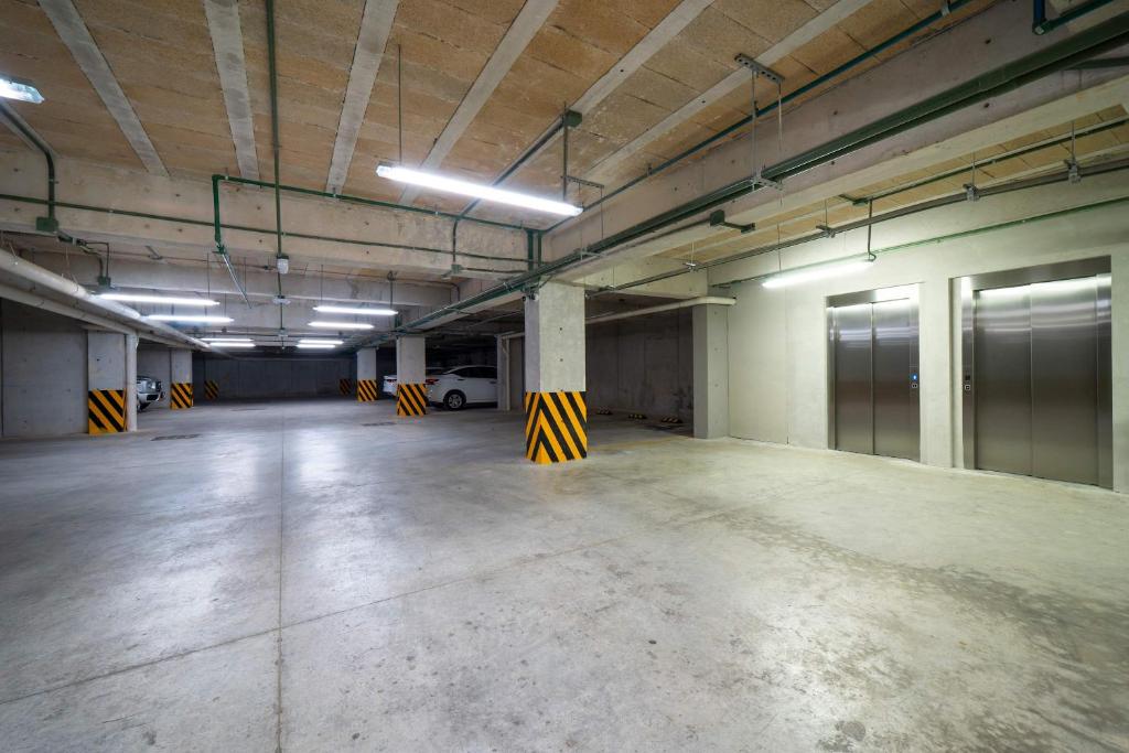 Macondo 505 - 2BR Condo with Rooftop Pool - 2