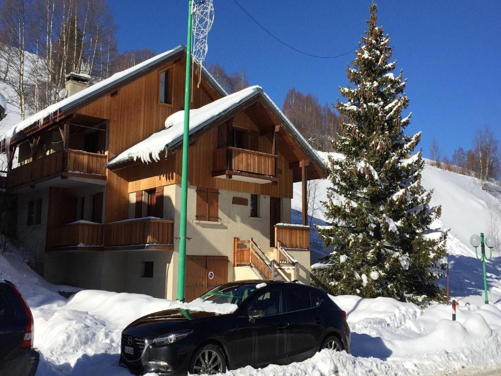 Chalet in Les Deux Alpes with Panoramic Views - 1