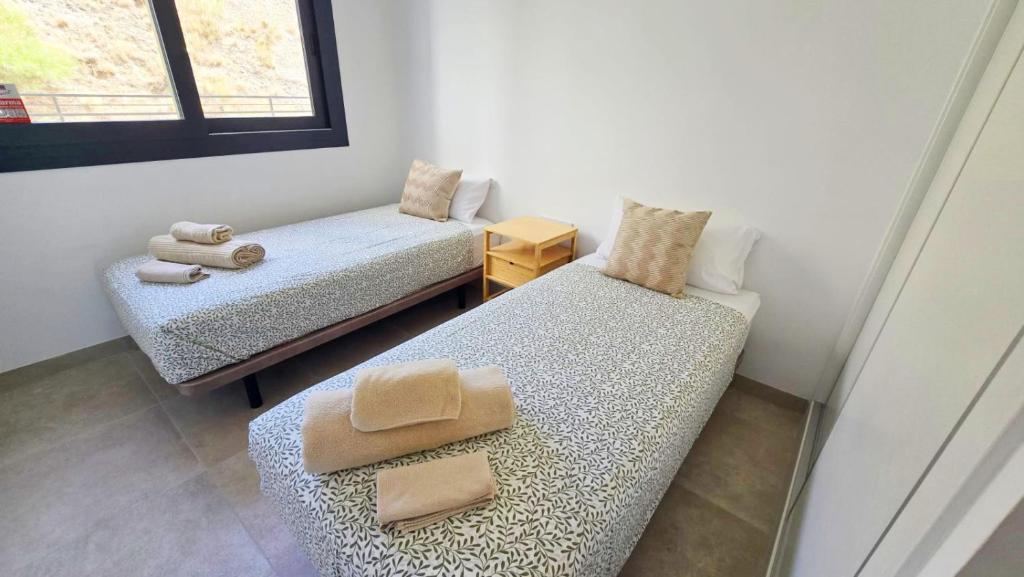 Luxury 2 bed Apartment in El Higueron - 2