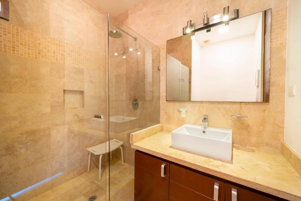 Doca 303 - 2BR with Rooftop Pool & Balcony - 4