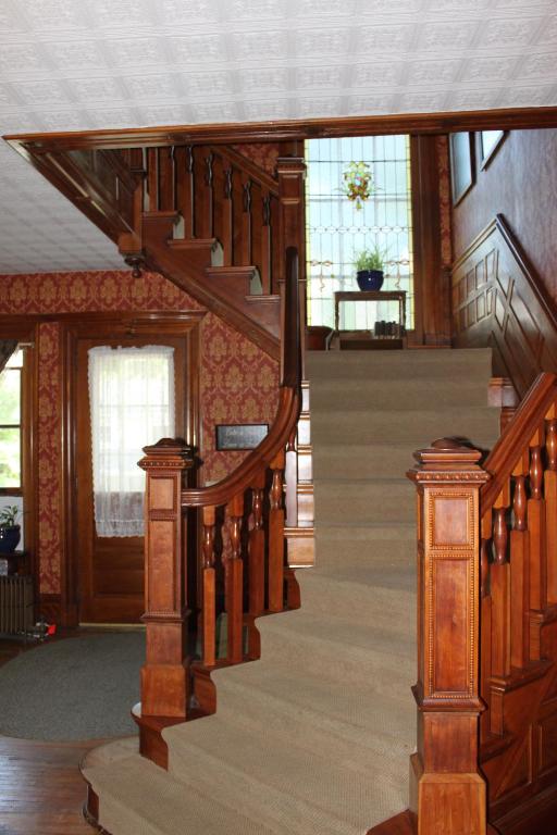 Victorian Charm Inn photo