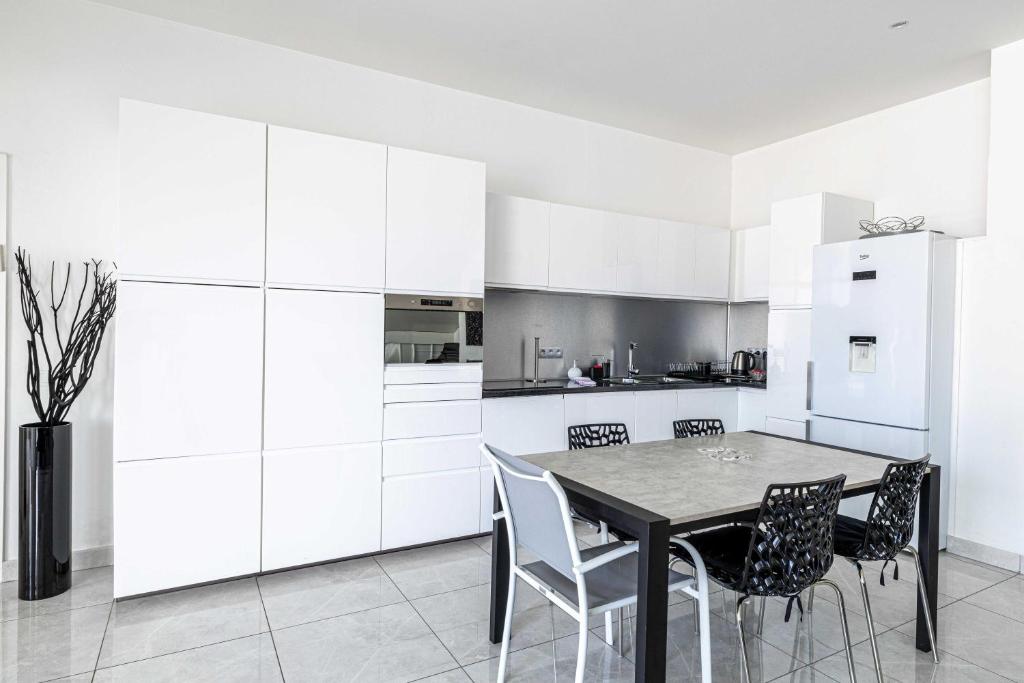 Luxury Penthouse 120mÂ² in the heart of Cannes - 2