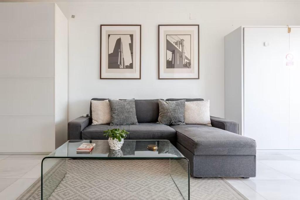 310 Puerto Banus Front Line Panoramic Sea View - 3