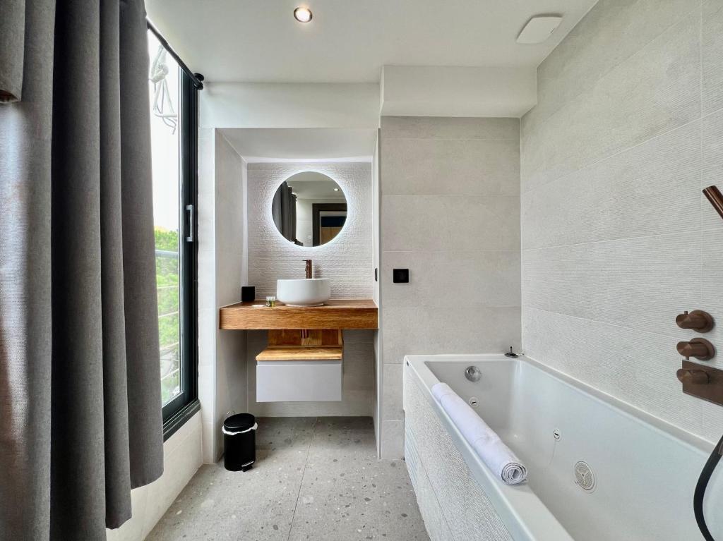 SKR - Appartement Rooftop Saint-Laurent-du-Var 6P - 2